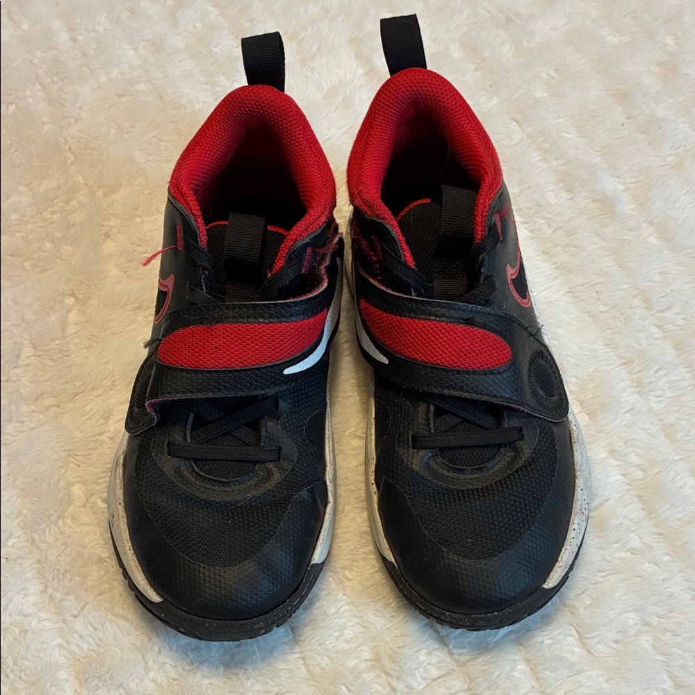 Nike Boys Black and Red Sneakers